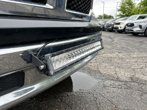 Used 2017 RAM 1500 Classic SLT AWD/4WD image 23