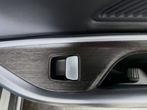 Used 2023 Lucid Air Pure image 30