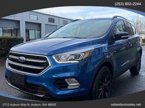 Used 2019 Ford Escape Titanium image 3