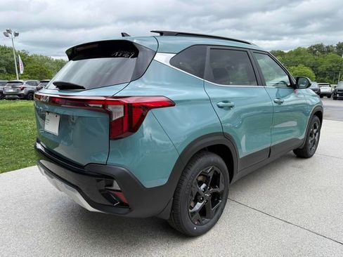 New 2026 Kia Seltos EX FWD image 3