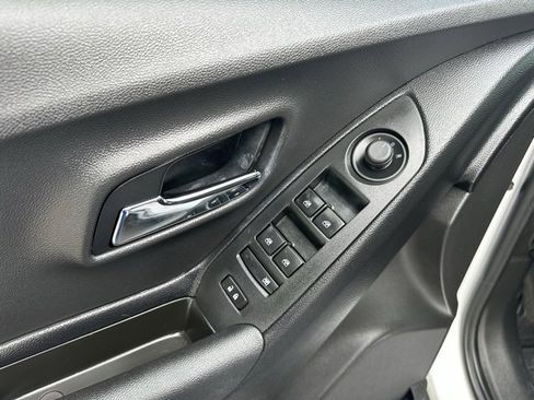 Used 2020 Chevrolet Trax LS w/ Tint and Cruise Package image 38