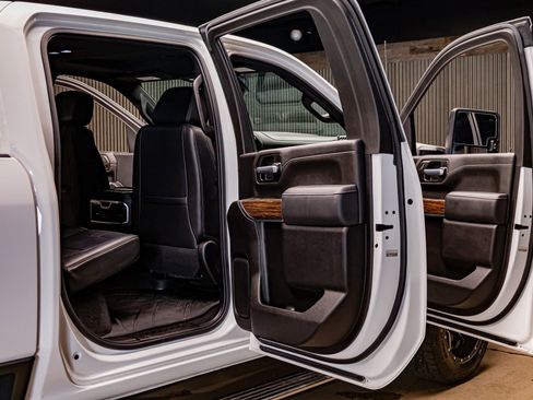 Used 2023 Chevrolet Silverado 3500 High Country w/ Z71 Off-Road Package image 29