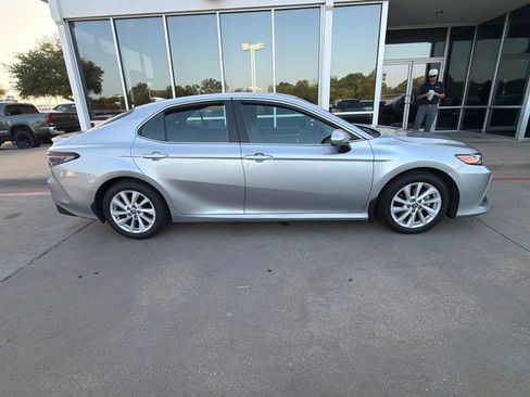 Used 2024 Toyota Camry LE FWD image 5