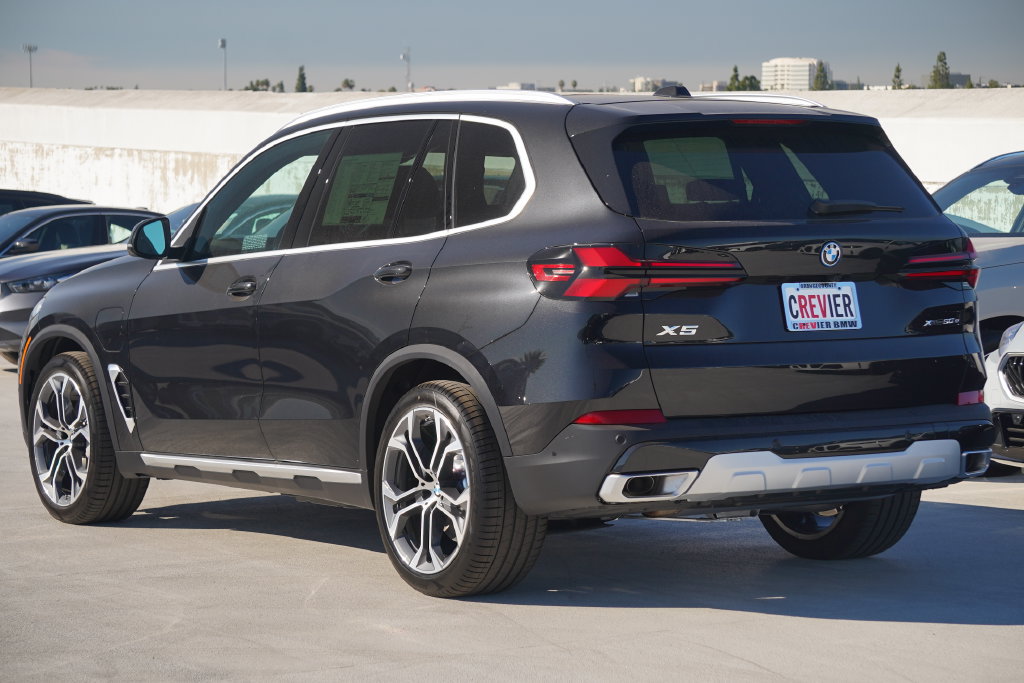 Used 2026 BMW X5 xDrive50e w/ Parking Assistance Package AWD/4WD image 8