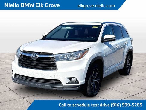 Used 2016 Toyota Highlander XLE AWD/4WD image 1