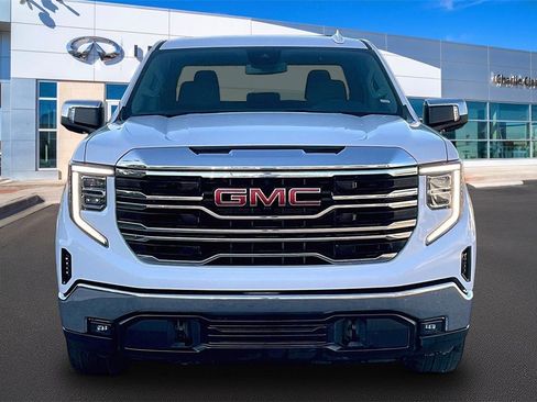 Used 2025 GMC Sierra 1500 SLT image 3