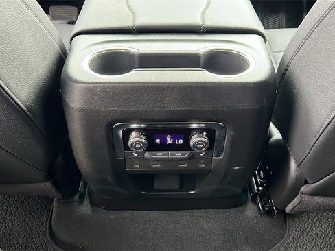 Used 2025 GMC Yukon Denali image 37