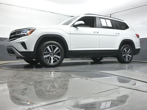 Certified 2023 Volkswagen Atlas SE image 34
