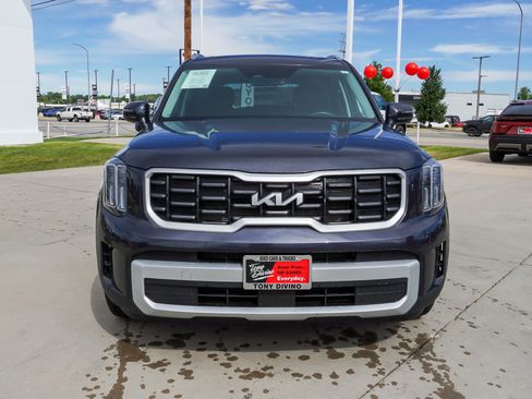Used 2025 Kia Telluride S AWD/4WD image 3