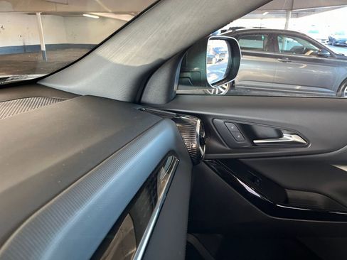 Used 2025 Chevrolet Equinox LT image 35