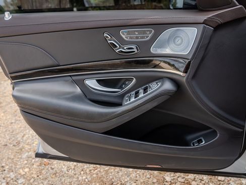 Used 2019 Mercedes-Benz S 560 Sedan w/ AMG Line Exterior image 26