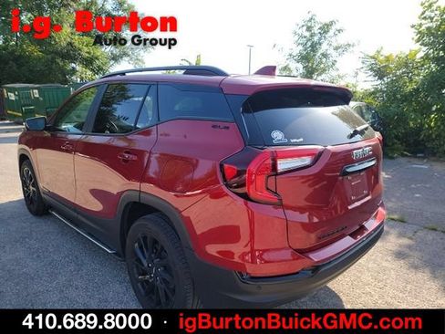 Used 2023 GMC Terrain SLE w/ Driver Convenience Package AWD/4WD image 4