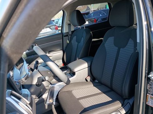 New 2026 Kia Sorento LX image 17