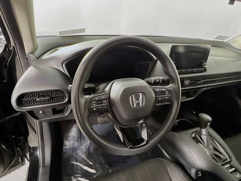 Used 2023 Honda HR-V LX image 11