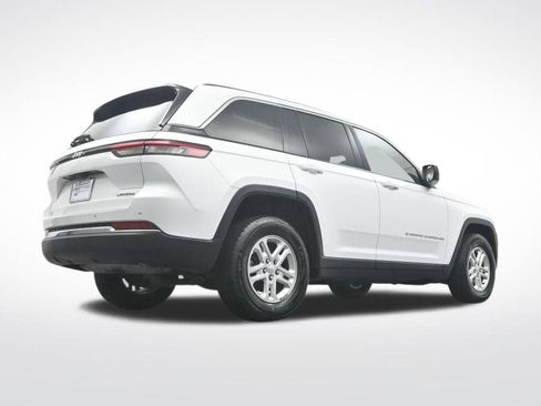 Used 2023 Jeep Grand Cherokee Laredo RWD image 36
