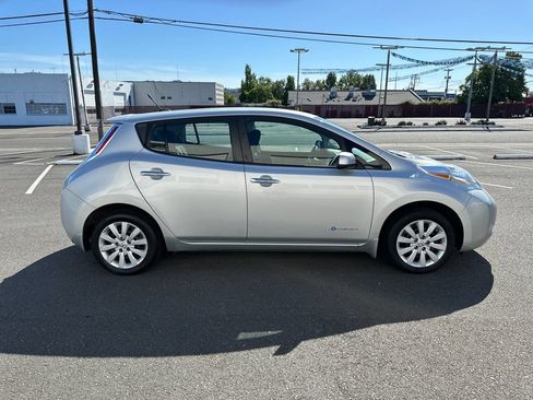 Used 2014 Nissan Leaf S w/ Charge Package FWD image 7