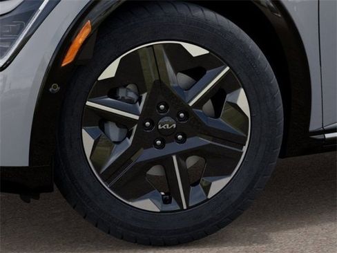 New 2025 Kia EV6 Wind image 16