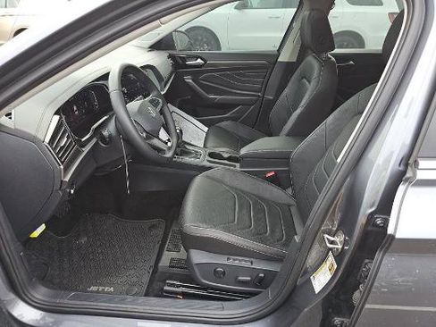 Used 2024 Volkswagen Jetta SEL FWD image 6