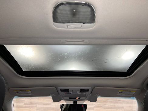 Used 2017 Subaru Outback 2.5i Limited image 17