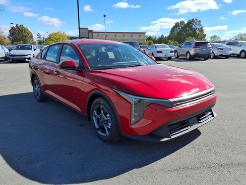 Used 2025 Kia K4 LXS image 8