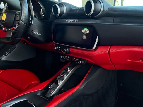 Used 2019 Ferrari Portofino image 34