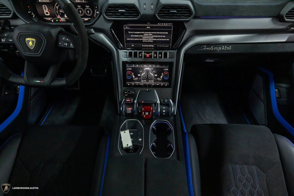 Used 2024 Lamborghini Urus Performante AWD/4WD image 26
