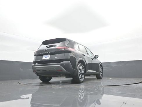 Used 2023 Nissan Rogue SV image 29
