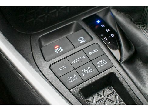 Used 2025 Toyota RAV4 XLE image 62