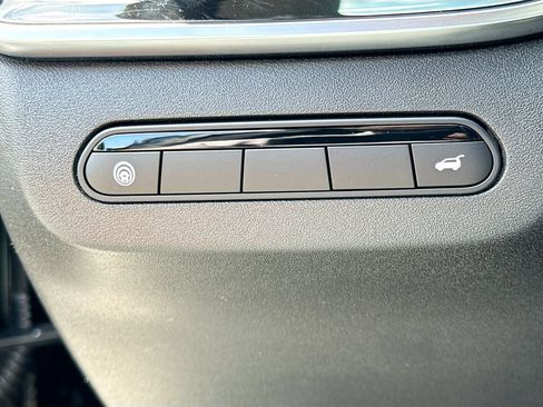 Used 2027 INFINITI QX60 Pure w/ Cargo Package FWD image 11