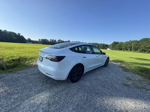 Used 2021 Tesla Model 3 image 4