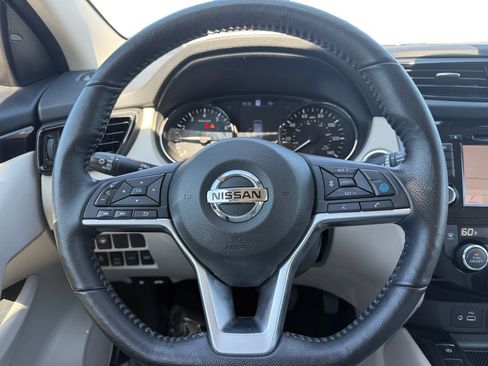 Certified 2022 Nissan Rogue Sport SL AWD/4WD image 12