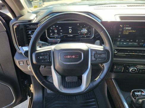Used 2024 GMC Sierra 1500 Elevation image 17