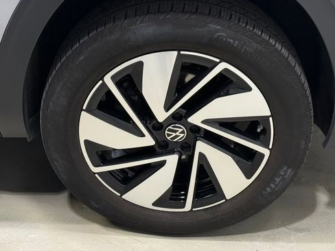 Used 2024 Volkswagen Atlas SE image 8