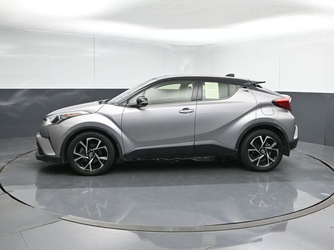 Used 2019 Toyota C-HR Limited FWD image 2
