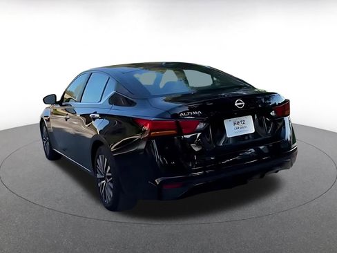 Used 2025 Nissan Altima 2.5 SV FWD image 10