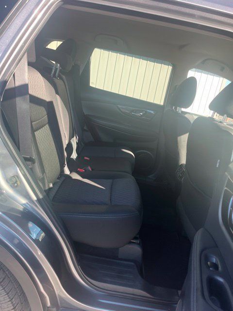 Used 2020 Nissan Rogue SV AWD/4WD image 31