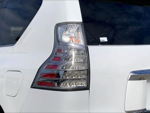 Used 2019 Lexus GX 460 Premium image 28