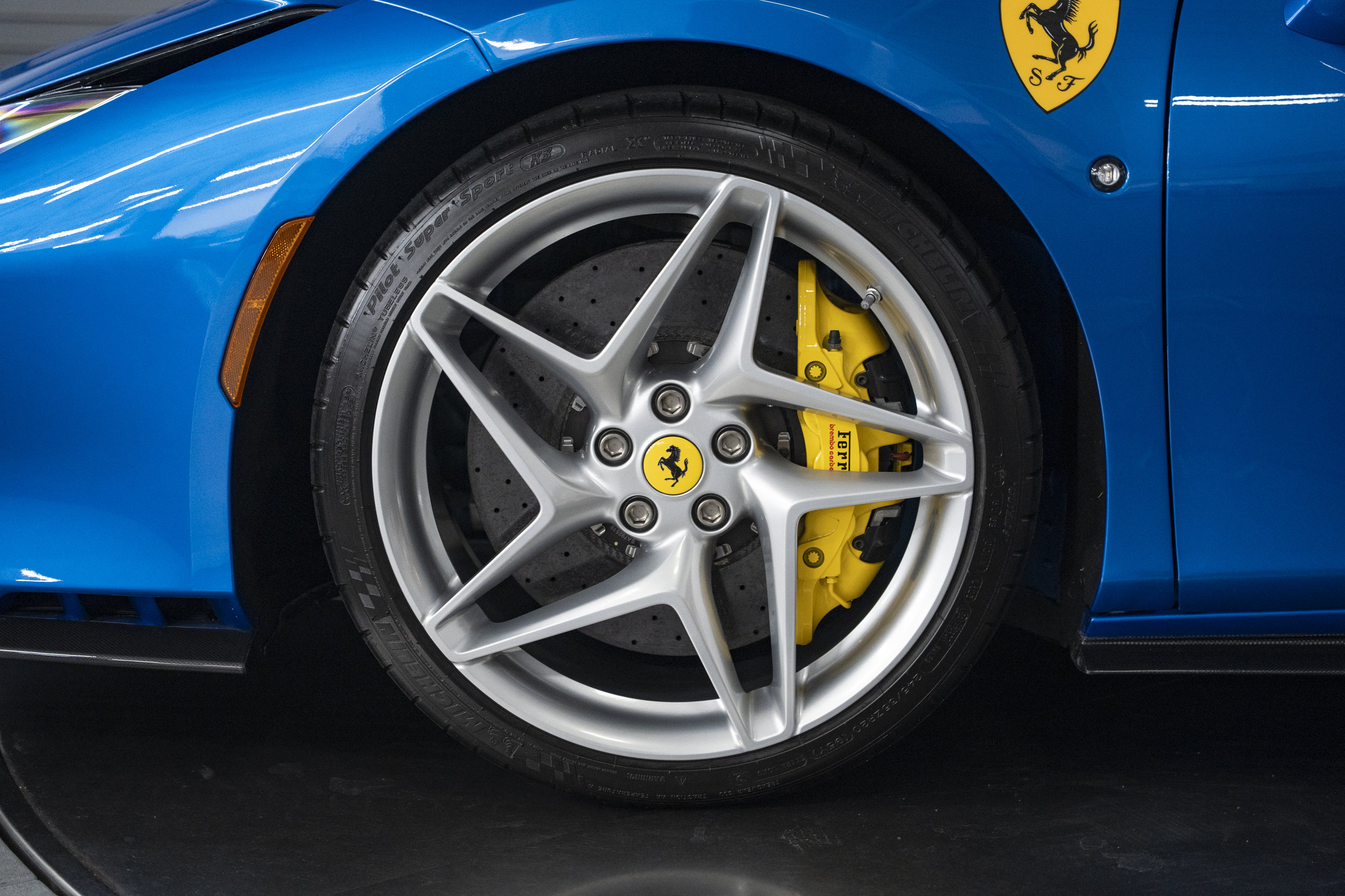 Used 2023 Ferrari F8 Tributo RWD image 27