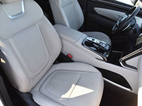 Used 2024 Hyundai Tucson Limited image 32