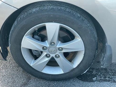 Used 2013 Hyundai Elantra GLS w/ Preferred Pkg image 21