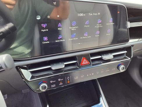 New 2025 Kia Niro EX image 22