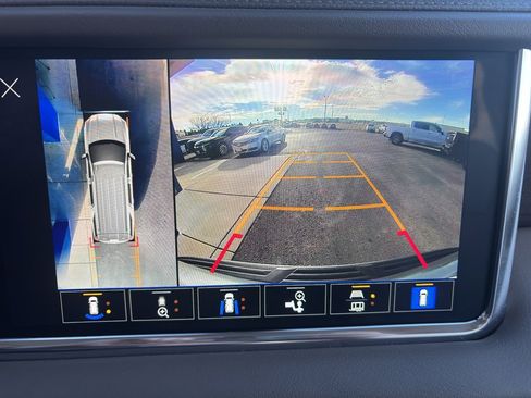 Used 2022 GMC Yukon XL Denali w/ Denali Ultimate Package image 24