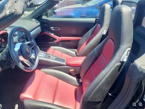 Used 2017 Porsche 718 Boxster RWD image 8