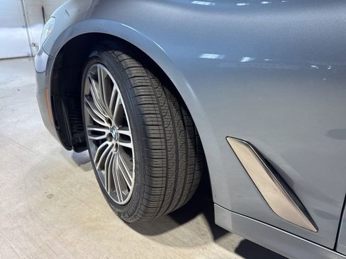 Used 2018 BMW M550i xDrive AWD/4WD image 3