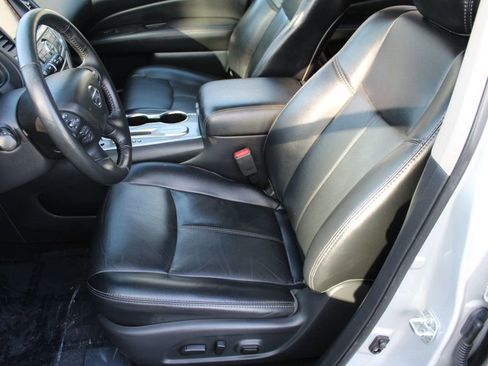 Used 2020 Nissan Pathfinder SL image 12