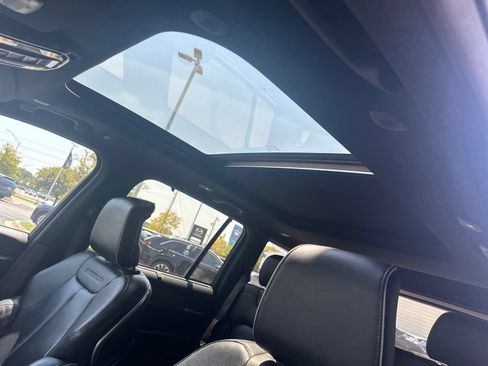 Used 2022 Jeep Grand Cherokee Summit w/ Luxury Tech Group V AWD/4WD image 11
