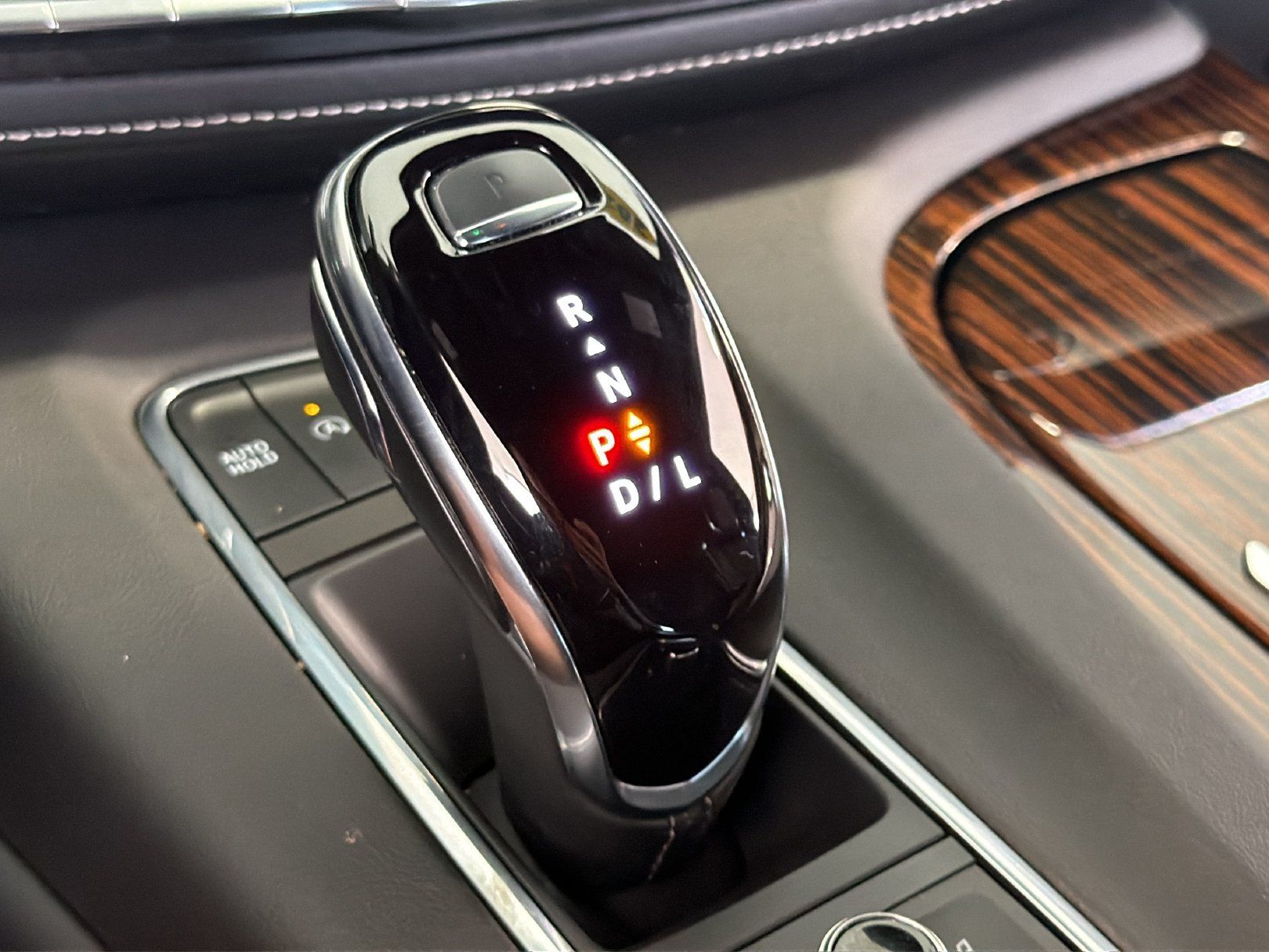 Certified 2023 Cadillac Escalade ESV Premium Luxury w/ LPO, Illumination Package AWD/4WD image 25