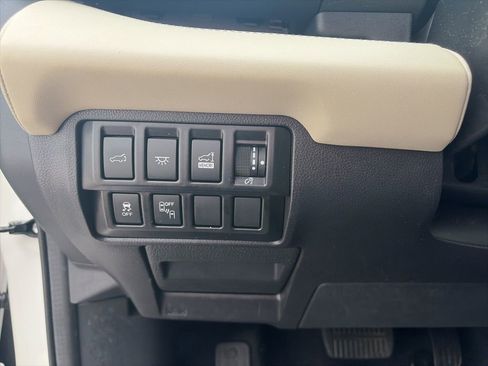 Used 2021 Subaru Ascent Limited w/ Technology Package AWD/4WD image 13
