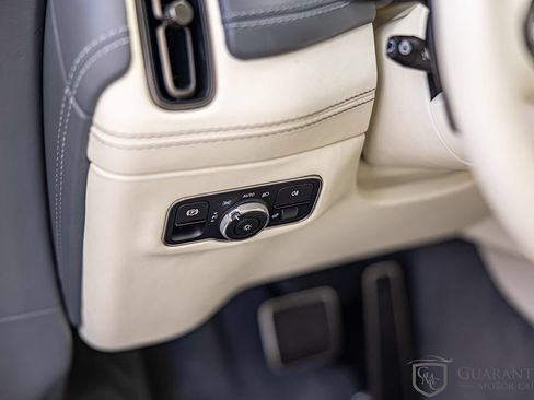 Used 2021 Aston Martin DBX AWD/4WD image 22