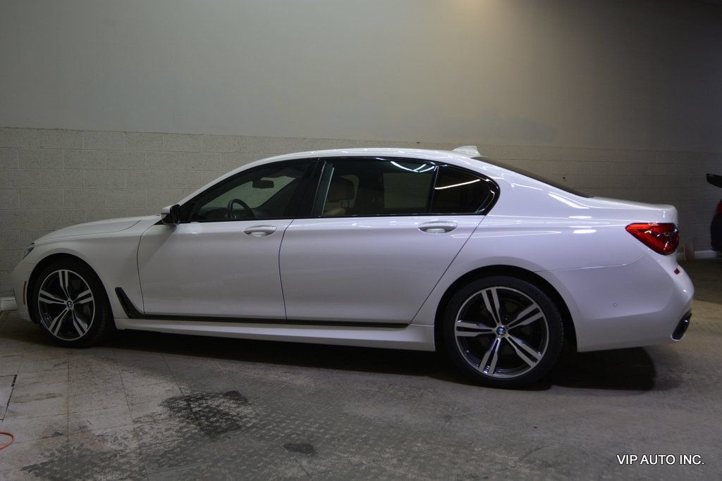 Used 2017 BMW 750i xDrive AWD/4WD image 31